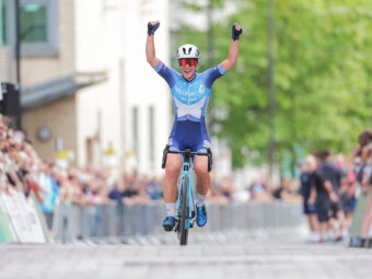 Bond Brings it Home as Barnes Breaks Away to Glory